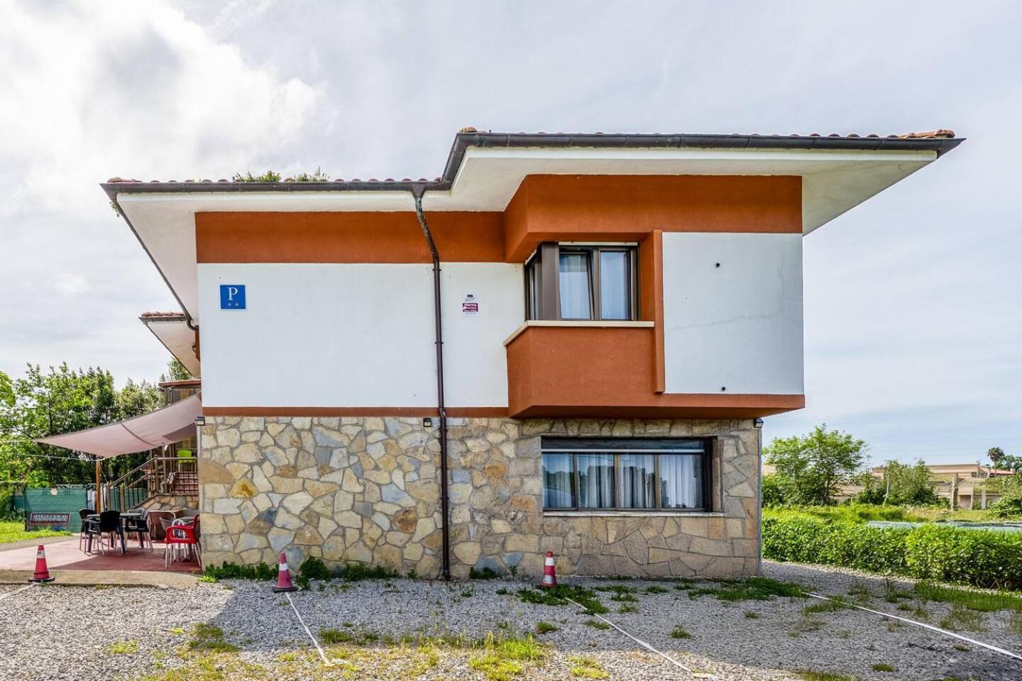 Family House Gijon Villa ภายนอก รูปภาพ
