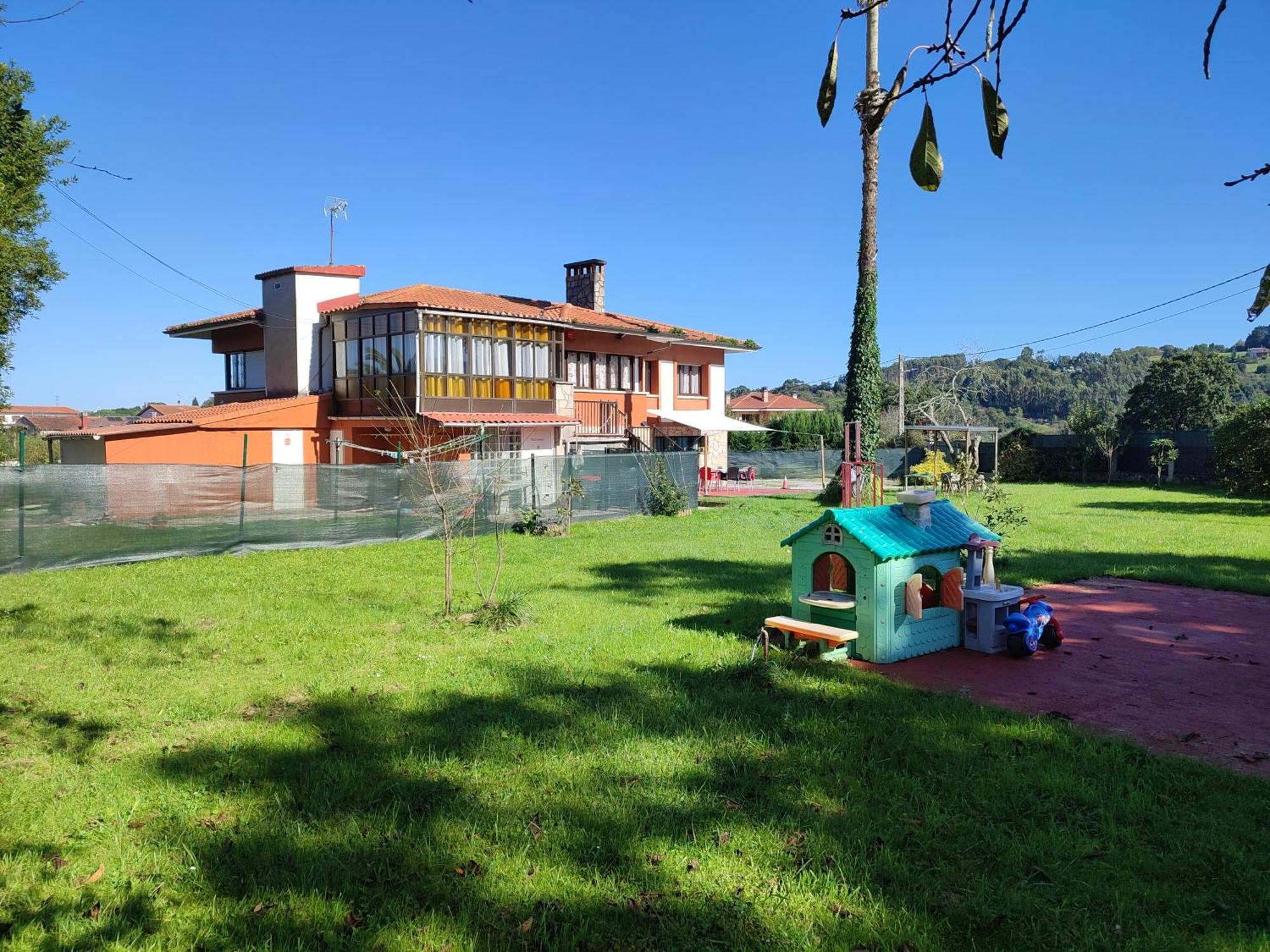 Family House Gijon Villa ภายนอก รูปภาพ